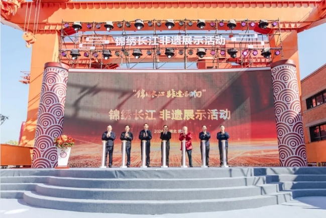 喜获一批全市突出单位和个人，，，来给武汉城投清静生产事情点个赞！-集团动态-武汉城投集团 